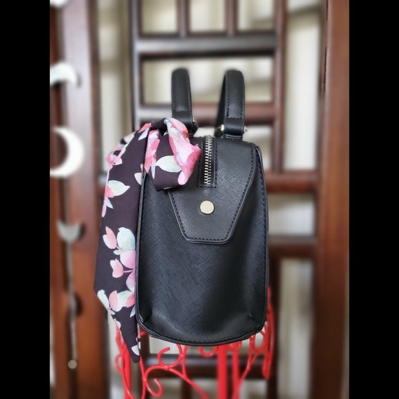 NWOT Steve Madden Handbag with Decorative Ribbon - Picture 2 of 11